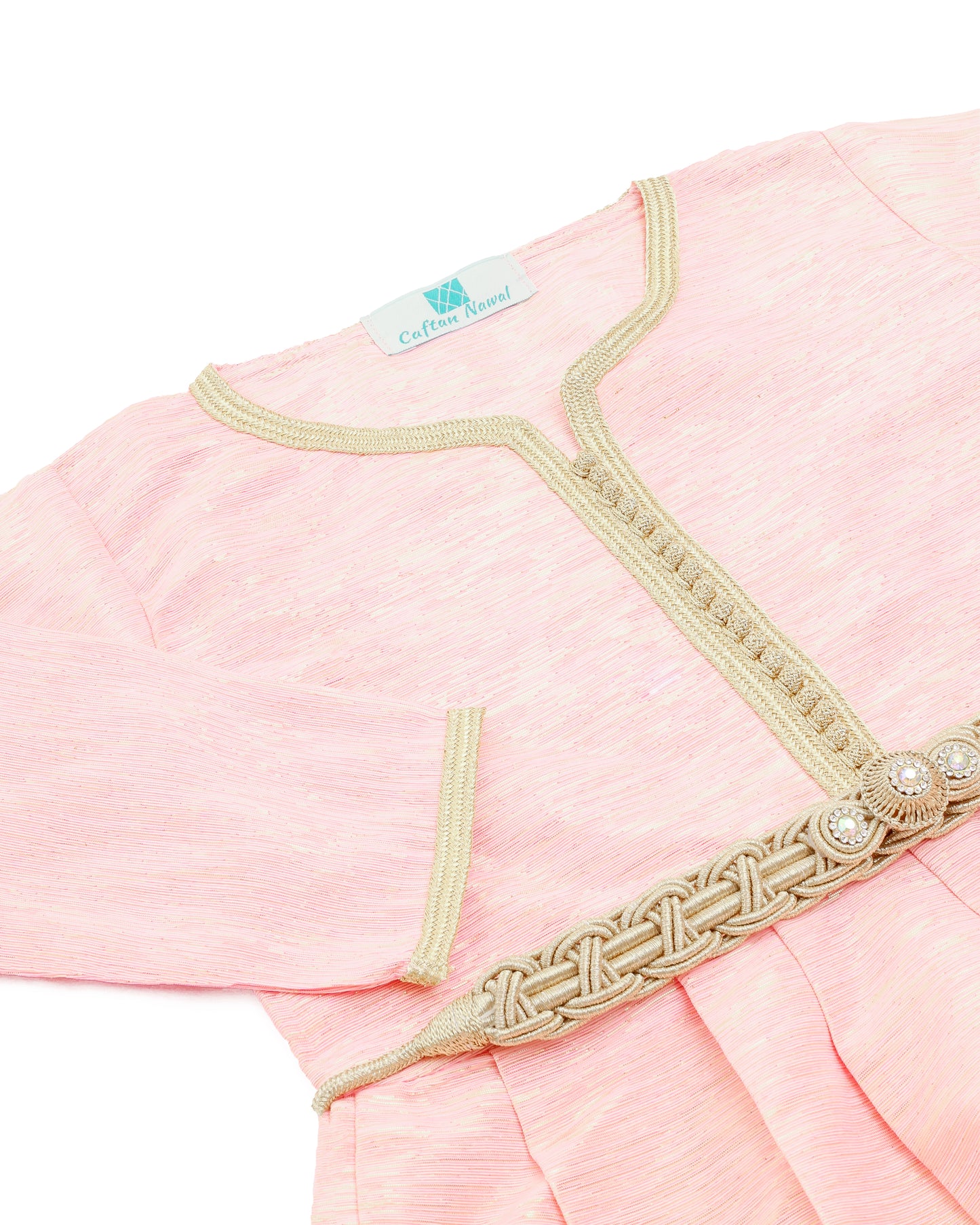 Joli caftan robe en rose pour fille avec du tissu shantung de soie en haut et en bas avec Aâkad et Sfifa en Sam Hor dorée et avec des mejdoule beldi - Caftan Nawal