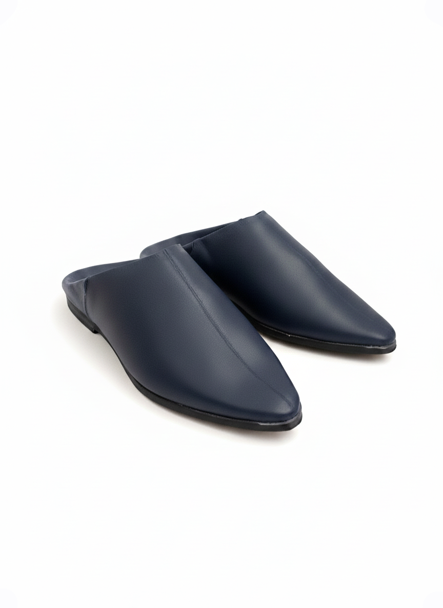 Balgha babouche en bleu marine e caftan nawal