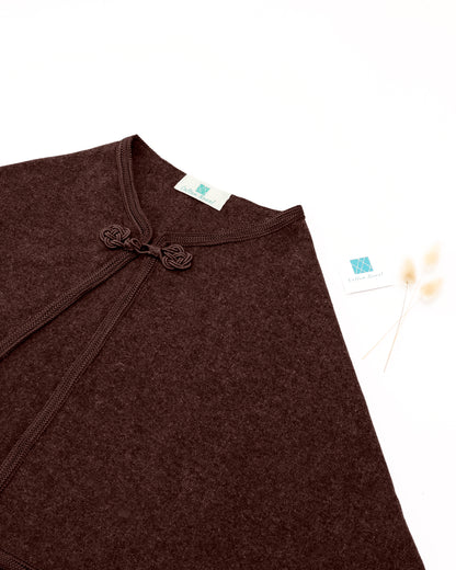 Magnifique Cape traditionnel en cashemire marron meuse uni pour fille, de longueur courte et sans manches avec Sfifa en soie et Kfal de même couleur -  Caftan Nawal