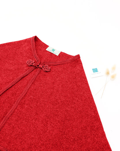 Magnifique Cape traditionnel en cashemire rouge uni pour fille, de longueur courte et sans manches avec Sfifa en soie et Kfal de même couleur - Caftan Nawal
